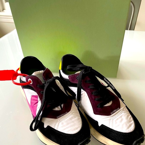 OFF-WHITE C/O VIRGIL ABLOH Arrow Sneakers - Picture 4 of 5